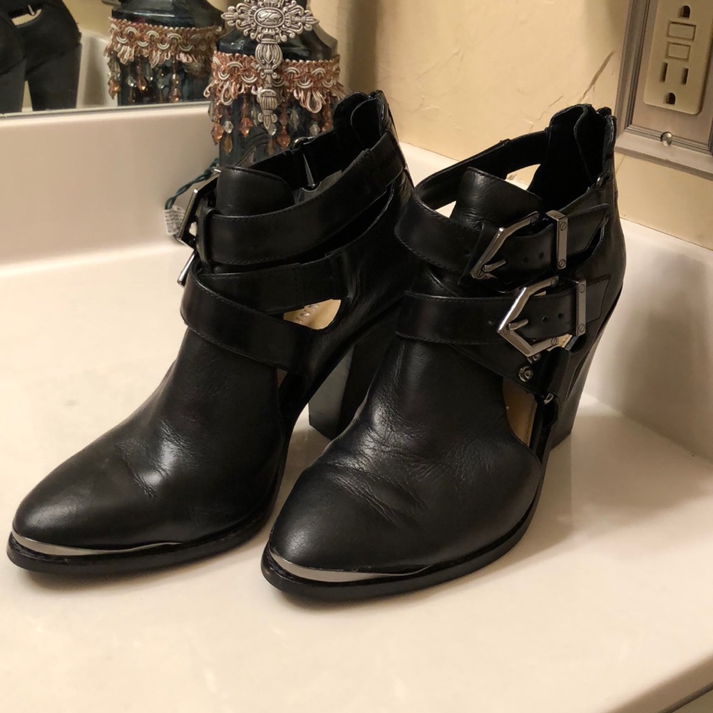 Gianni Bini Booties
